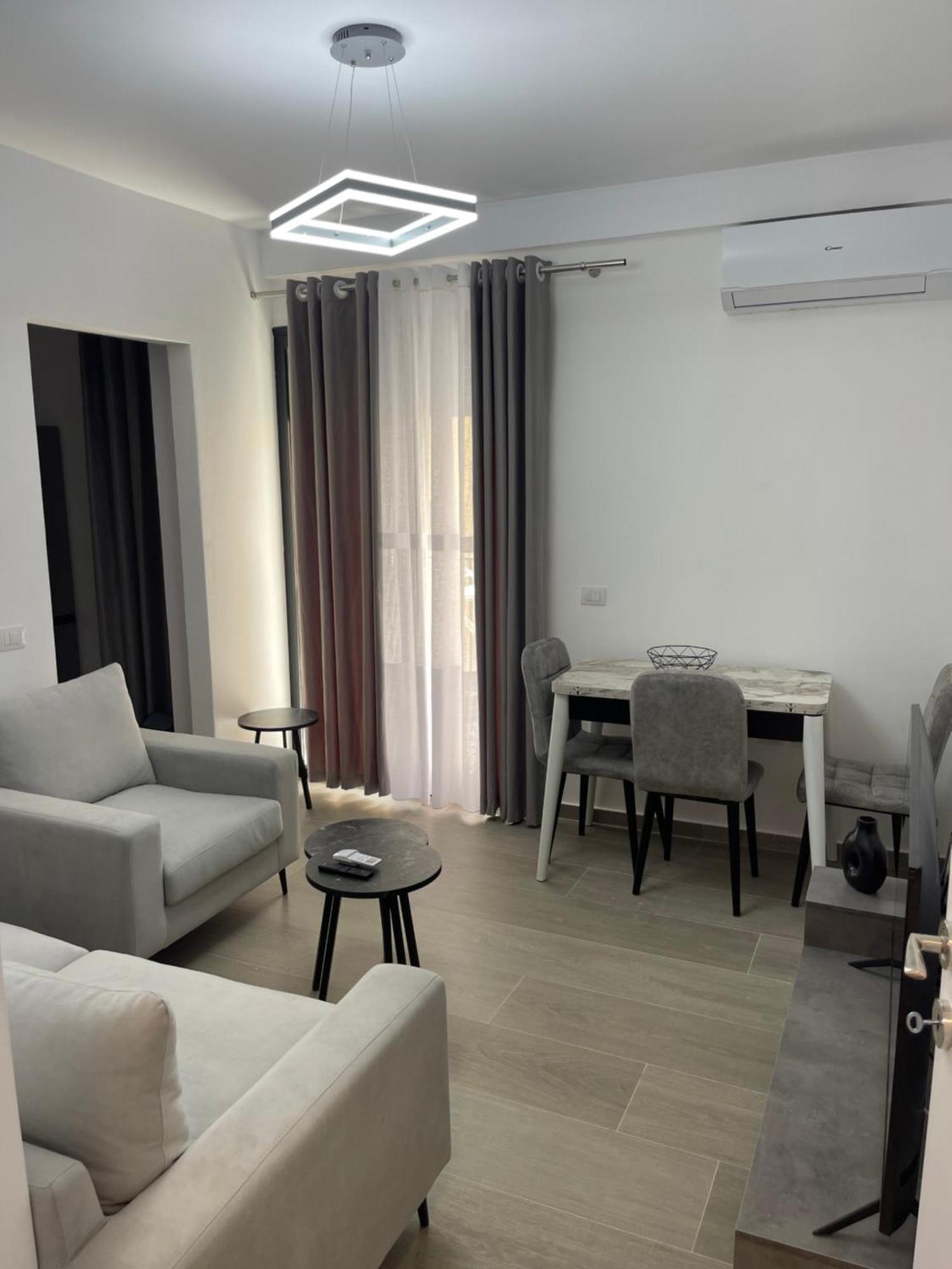 Modern Apartment In Central Vlorë Extérieur photo